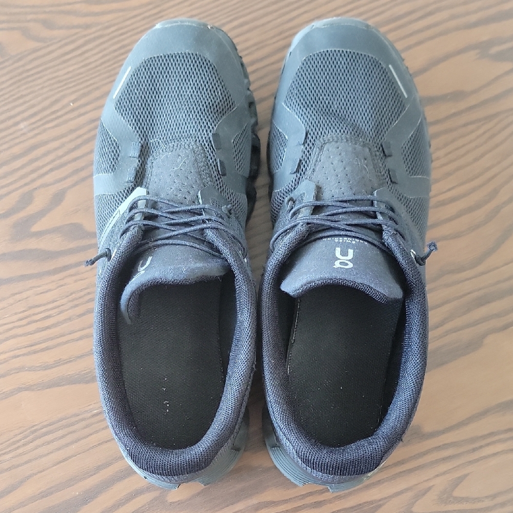 Womens Black On Clouds